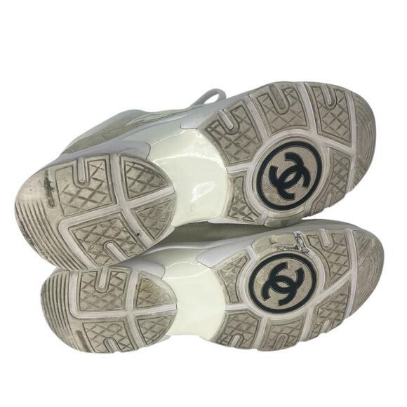 Chanel 2020 CC Logo Low Top Mixed Media Suede and Leather Nylon Chunky Sneakers - Picture 16 of 16